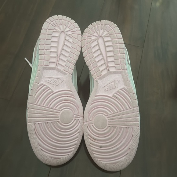 Nike Dunk Low Pink Foam Suede - Picture 5 of 5